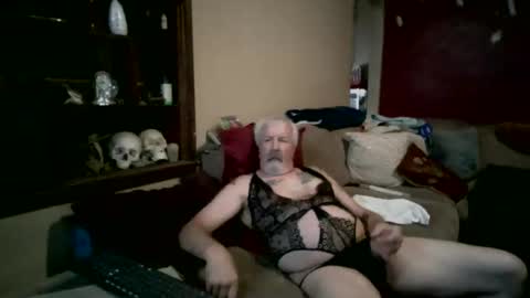 Snapshot of wild69erus1 chatting on 04-15-26, 05:09 wild69erus1 online show from 04-15-26, 05:09