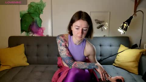 wild_peony online show from 04-12-26, 05:07