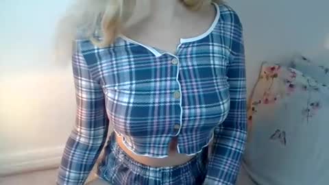 Ella online show from 02-26-25, 12:14