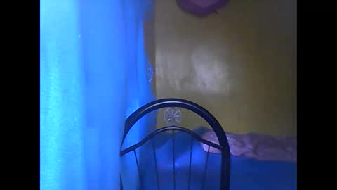 Snapshot of wild_sunflower11 chatting on 09-23-25, 04:04 wild_sunflower11 online show from 09-23-25, 04:04