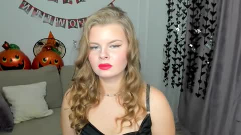 wildedesire online show from 10-20-25, 12:05