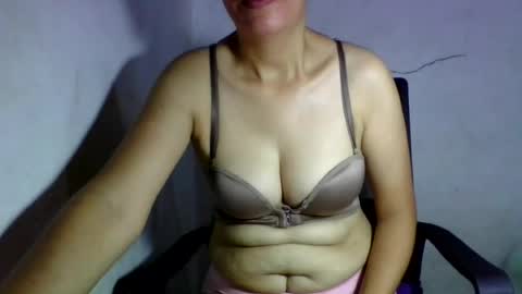 Snapshot of wildflower206042 chatting on 06-16-26, 06:16 xxLavanderxx online show from 06-16-26, 06:16