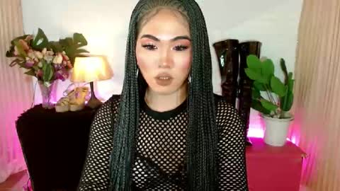 Lianelaiza online show from 12-14-25, 06:41