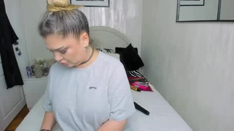Snapshot of wildkatrina_ chatting on 05-31-26, 04:53 Miss Deea online show from 05-31-26, 04:53