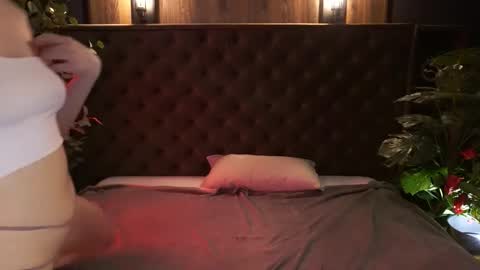 Alena online show from 03-25-26, 06:52