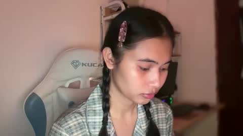 CHRISTINE online show from 04-19-26, 01:32