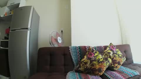 Wild Strawberry online show from 03-02-25, 07:34