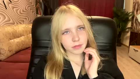 Anny online show from 06-29-26, 08:20
