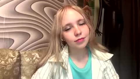 Anny online show from 07-28-26, 09:37