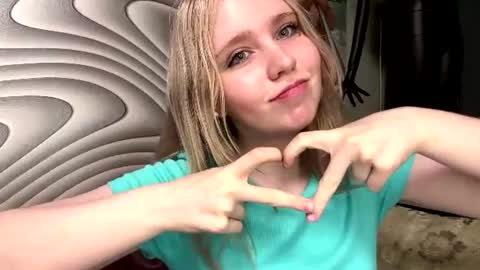 Anny online show from 07-28-26, 03:21