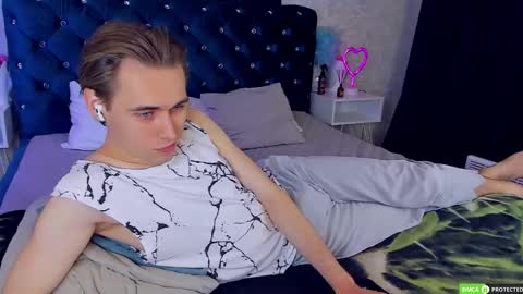 William online show from 09-29-25, 03:22