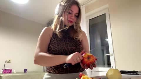 Mae online show from 01-11-26, 02:33