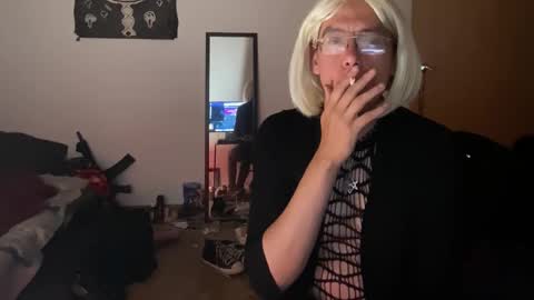 Snapshot of willlohne5 chatting on 11-06-25, 10:38 Ville Lohner online show from 11-06-25, 10:38