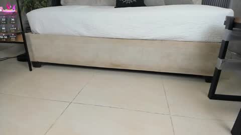 Snapshot of willow_hendrix chatting on 10-31-25, 05:47 Ms Willow online show from 10-31-25, 05:47