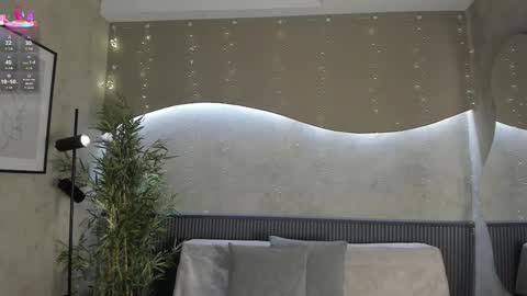 Snapshot of willow_hendrix chatting on 11-08-25, 12:27 Ms Willow online show from 11-08-25, 12:27