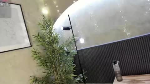 Snapshot of willow_hendrix chatting on 11-18-25, 01:15 Ms Willow online show from 11-18-25, 01:15