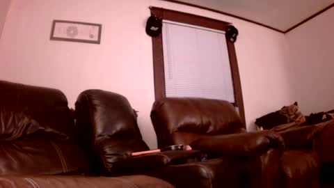 willydogg83 online show from 06-21-26, 02:03