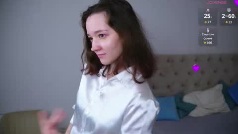 Snapshot of wilmavitanza chatting on 10-19-25, 04:35 for u Alise online show from 10-19-25, 04:35