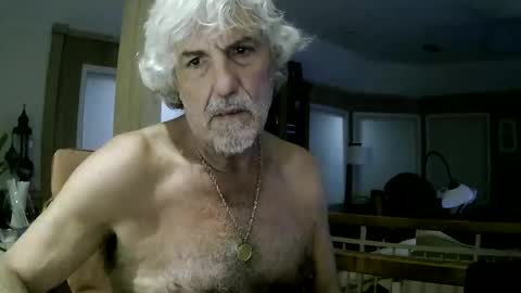 Snapshot of winedog2020 chatting on 05-23-26, 01:11 Gundja Man online show from 05-23-26, 01:11