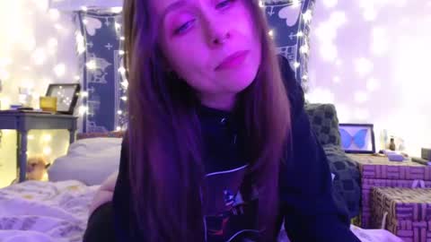 Eevie online show from 12-07-24, 04:42