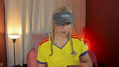 Wini Fer online show from 06-27-26, 06:57