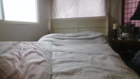 Snapshot of winnieatplay chatting on 03-23-26, 03:49 Winnie online show from 03-23-26, 03:49