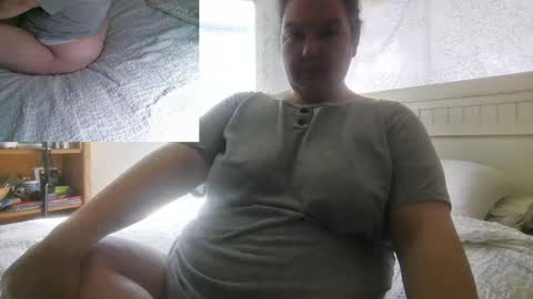 Snapshot of winnieatplay chatting on 04-19-26, 04:28 Winnie online show from 04-19-26, 04:28