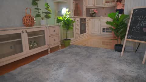 Snapshot of winnieriedesel chatting on 06-05-26, 03:46 Lillian online show from 06-05-26, 03:46