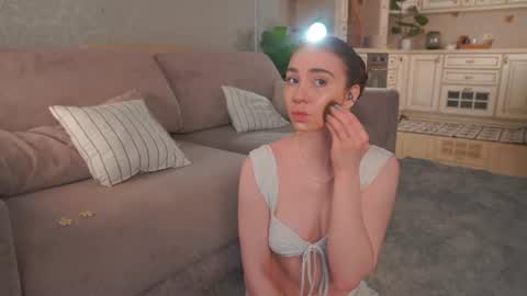 Snapshot of winnieriedesel chatting on 06-13-26, 03:37 Lillian online show from 06-13-26, 03:37