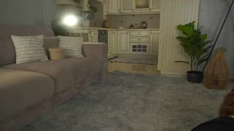 Snapshot of winnieriedesel chatting on 06-19-26, 03:00 Lillian online show from 06-19-26, 03:00