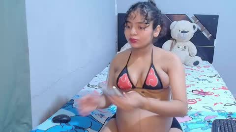 Snapshot of winnifer_gonzalez chatting on 10-20-25, 03:29 Winnifer Gonzalez online show from 10-20-25, 03:29