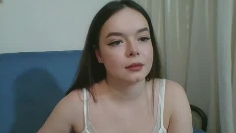 Snapshot of winter__white_rose chatting on 06-07-26, 07:06 Emma online show from 06-07-26, 07:06