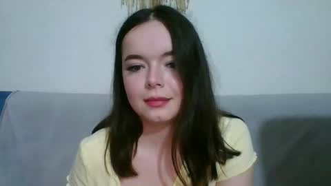 Snapshot of winter__white_rose chatting on 06-11-26, 12:32 Emma online show from 06-11-26, 12:32