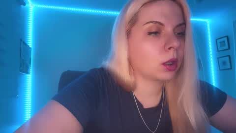 Snapshot of winter_miracle chatting on 01-12-26, 08:08 Winter Miracle online show from 01-12-26, 08:08