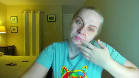 Snapshot of winter_miracle chatting on 02-17-26, 04:20 Winter Miracle online show from 02-17-26, 04:20