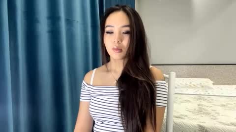 Amina online show from 11-13-25, 02:49