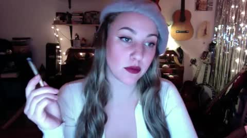 wintersinclaire19 online show from 12-17-24, 12:01