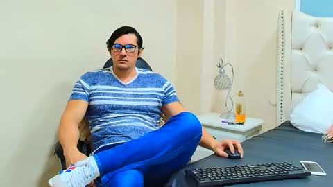 Snapshot of wiston_cox chatting on 01-19-26, 12:31 Wiston online show from 01-19-26, 12:31