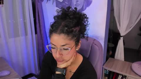     Luna Violeta  A r t i s t  online show from 12-02-25, 04:29