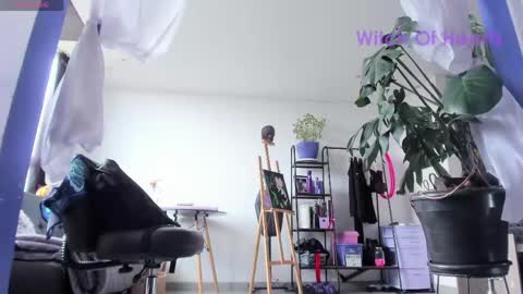     Luna Violeta  A r t i s t  online show from 05-26-26, 04:58