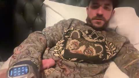 wizard310 online show from 12-18-25, 05:02