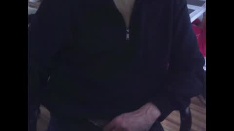 Snapshot of wobble444 chatting on 03-06-26, 11:17 wobble444 online show from 03-06-26, 11:17