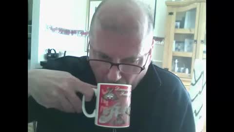 Snapshot of wobble444 chatting on 04-13-26, 12:21 wobble444 online show from 04-13-26, 12:21