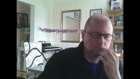Snapshot of wobble444 chatting on 04-17-26, 10:51 wobble444 online show from 04-17-26, 10:51