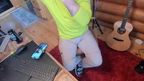 Snapshot of wobbleon chatting on 01-10-25, 08:04 Gobbleon online show from 01-10-25, 08:04