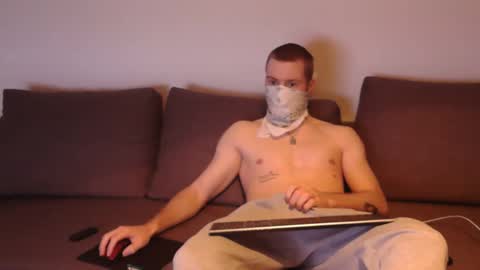 Snapshot of wolf021221 chatting on 04-04-26, 11:51 wolf021221 online show from 04-04-26, 11:51