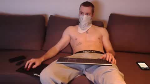 Snapshot of wolf021221 chatting on 04-05-26, 02:14 wolf021221 online show from 04-05-26, 02:14