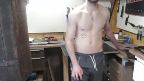 Snapshot of wolf021221 chatting on 06-25-26, 08:19 wolf021221 online show from 06-25-26, 08:19