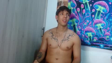 Snapshot of wolf_light chatting on 12-19-25, 10:39 wolf_light online show from 12-19-25, 10:39