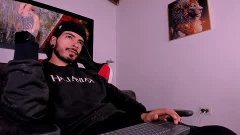 Snapshot of wolferatus chatting on 06-07-26, 12:15 wolferatus online show from 06-07-26, 12:15